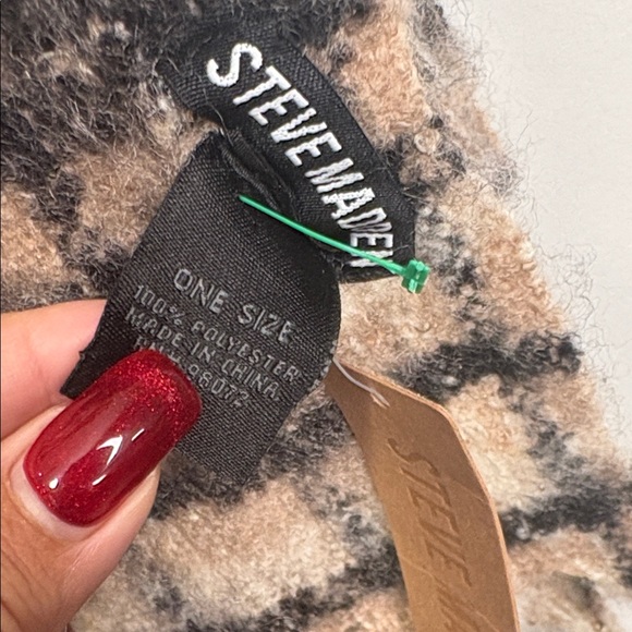 Steve Madden Black and Cream Plaid Scarf - Picture 2 of 10